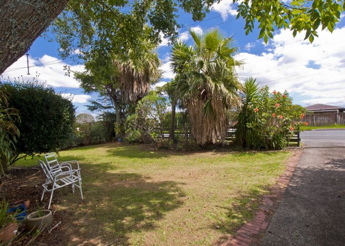  at 53 Hutchinsons Road, Bucklands Beach, Auckland