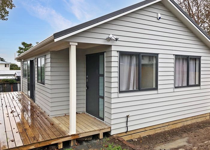  at 121A Flanshaw Road, Te Atatu South, Waitakere City, Auckland
