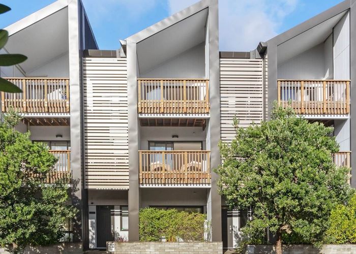  at 25 De Havilland Road, Hobsonville, Auckland