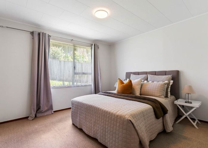  at 21  Erica Road, Sunnynook, North Shore City, Auckland