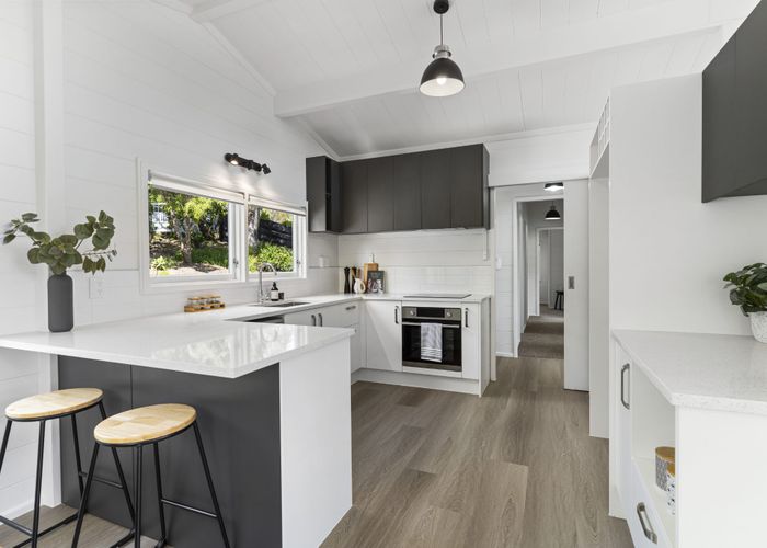  at 52 Valley View Road, Glenfield, Auckland