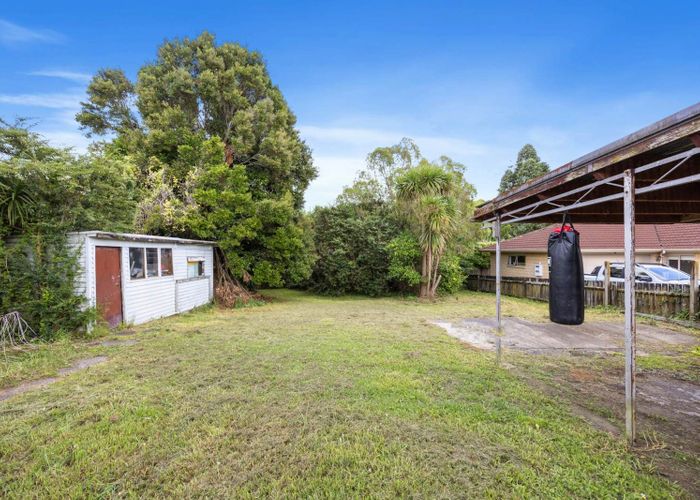  at 26 Kingdale Road, Henderson, Waitakere City, Auckland