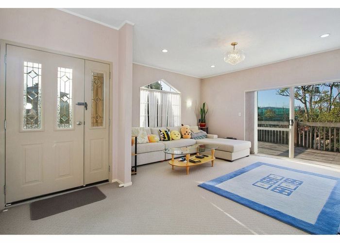  at 4 Tern Place, Unsworth Heights, North Shore City, Auckland