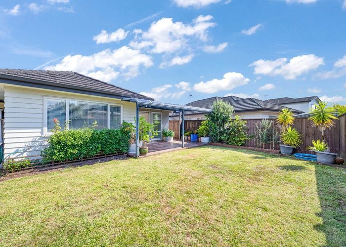  at 8 Reno Way, Flat Bush, Manukau City, Auckland