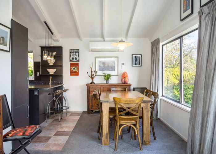  at 8 Vista Crescent, Maoribank, Upper Hutt