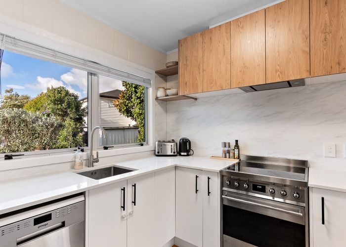  at 4/23A Rutland Road, Mount Wellington, Auckland