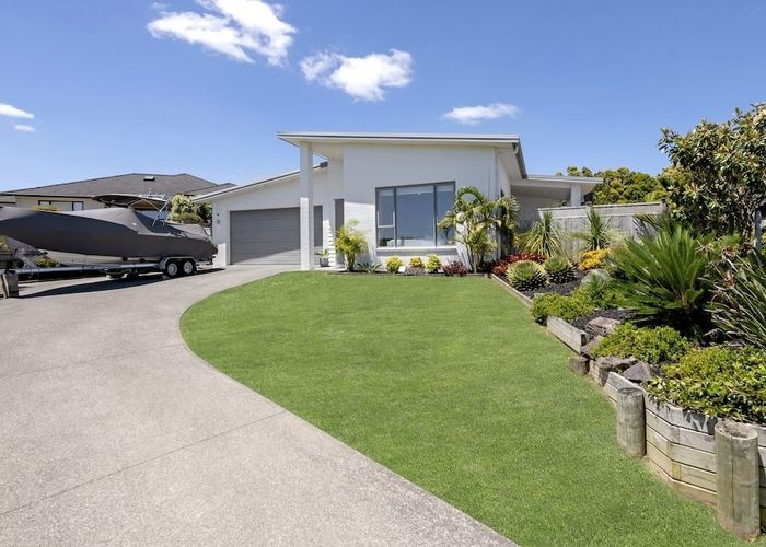  at 32 Doidge Street, Beachlands, Auckland