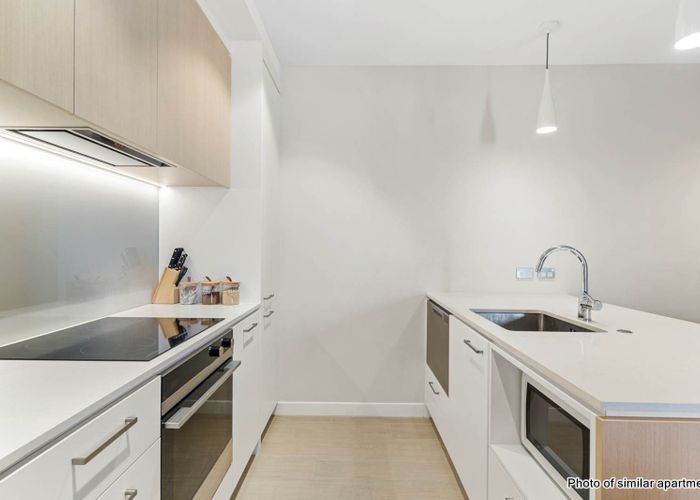  at 210/4 Bute Road, Browns Bay, North Shore City, Auckland