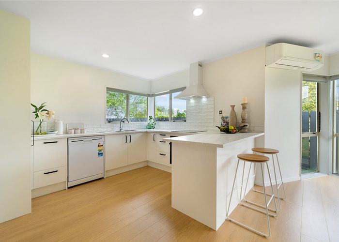  at 5 Retreat Drive, Mangere, Manukau City, Auckland