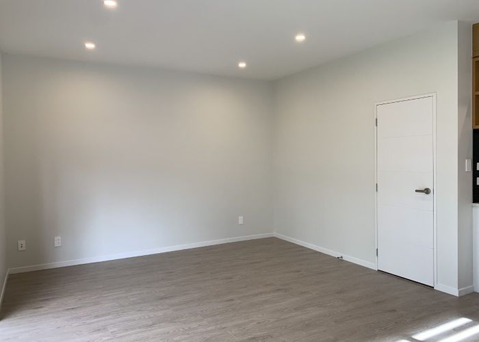  at 1/18 Kaimai Avenue, Massey, Waitakere City, Auckland