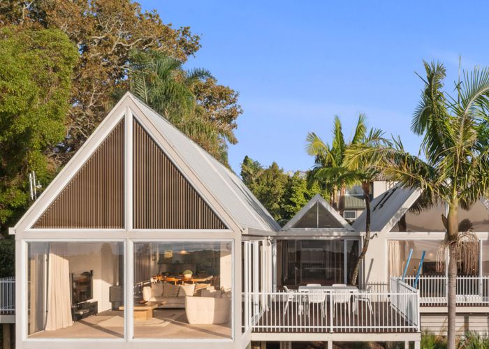  at 25 Oakpark Place, West Harbour, Waitakere City, Auckland
