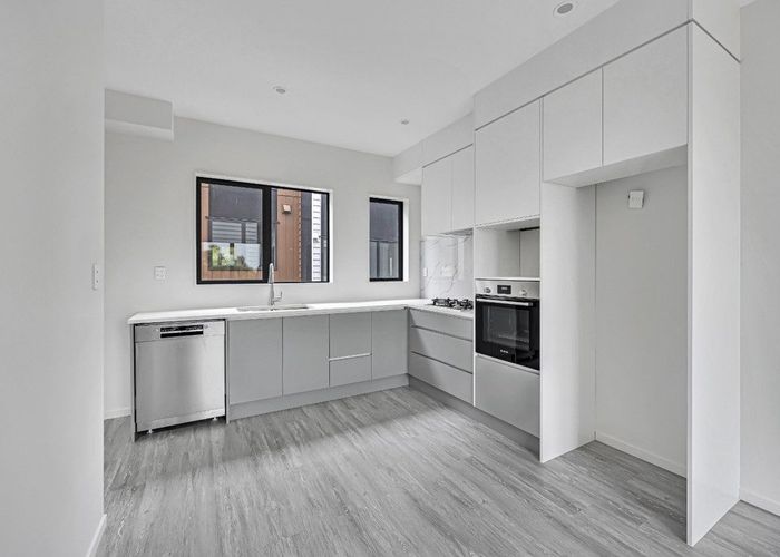  at 10/15 Crayford Street, Avondale, Auckland City, Auckland