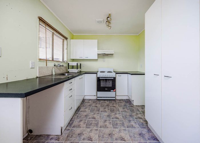  at 2/8 Latham Avenue, Pakuranga, Manukau City, Auckland