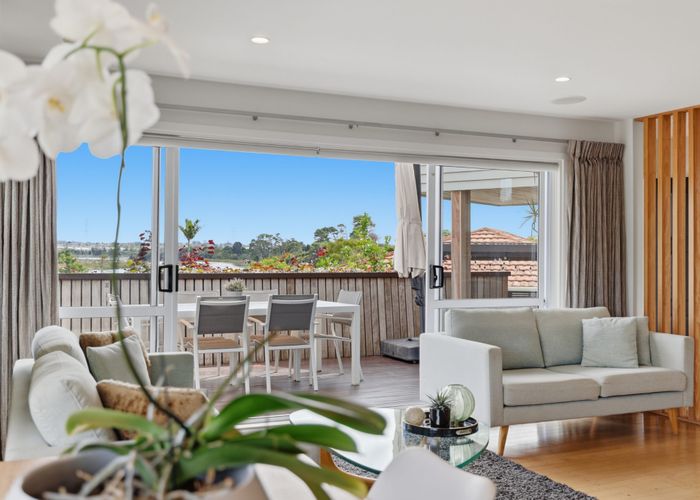  at 35 Esmeralda Avenue, Avondale, Auckland City, Auckland