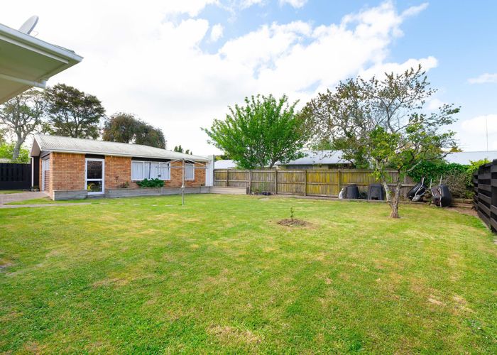  at 8 Casper Street, Fairfield, Hamilton
