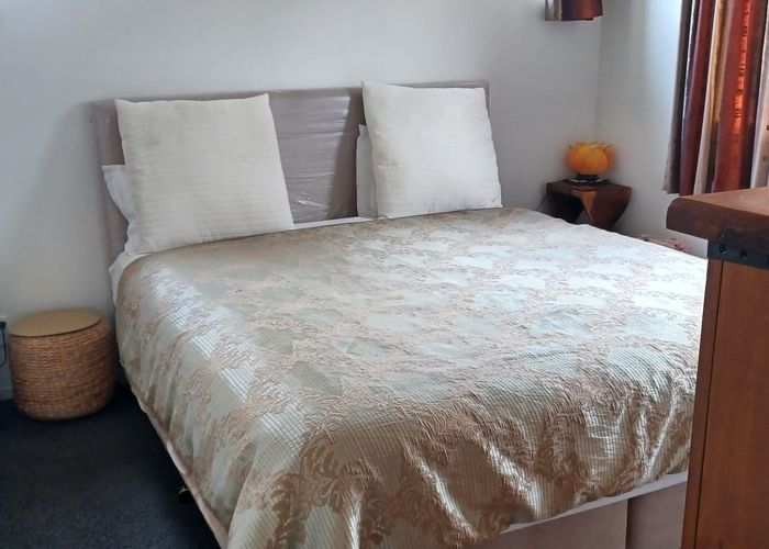  at 64 Woodbank Drive, Glen Eden, Waitakere City, Auckland