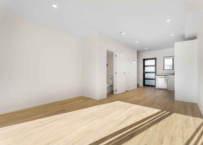  at 13 Eileen Newey Place, Henderson, Waitakere City, Auckland