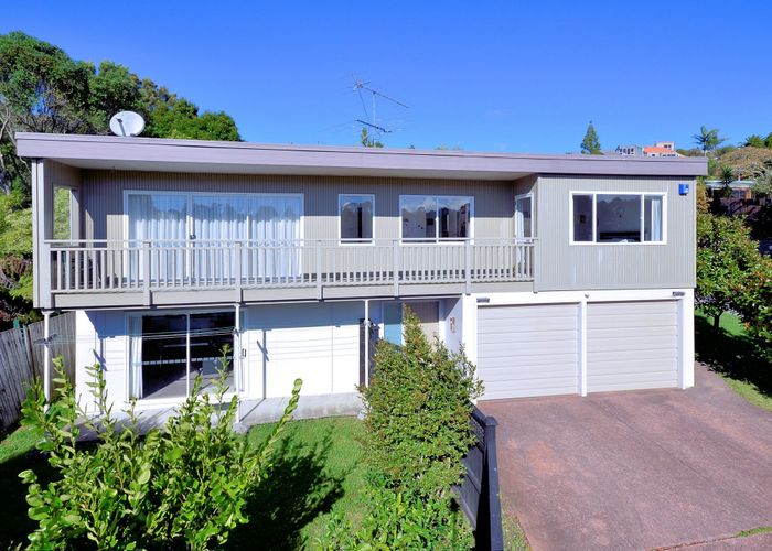  at 17 Fitzwilliam Drive, Torbay, Auckland