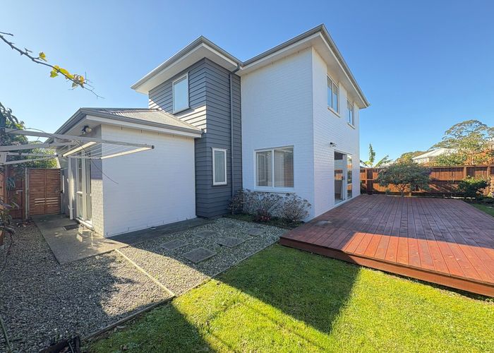  at 5 Frank Newton Road, Swanson, Auckland
