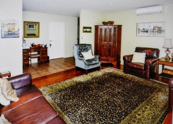  at 4B Forrest Hill Road, Forrest Hill, North Shore City, Auckland