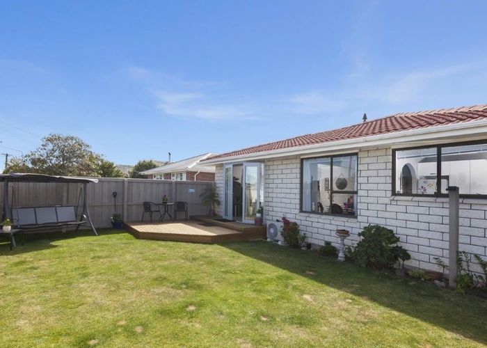 at 1/106 Burwood Road, Burwood, Christchurch City, Canterbury