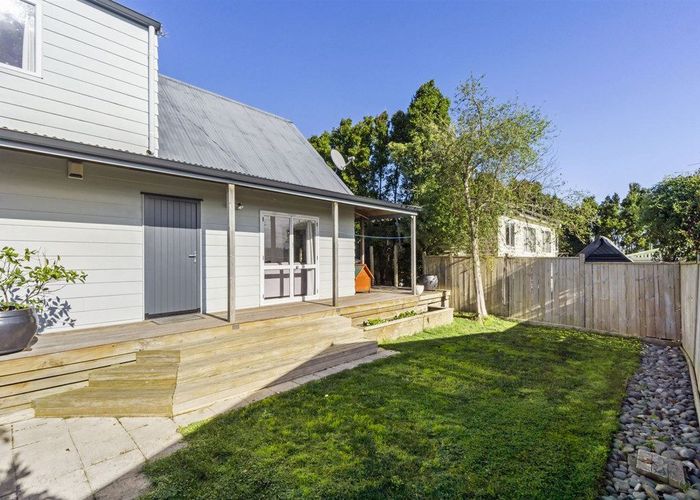  at 2/30 Bond Crescent, Forrest Hill, North Shore City