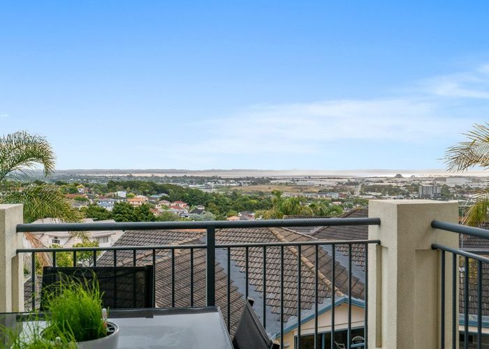  at 56 Ribbonwood Crescent, Goodwood Heights, Auckland