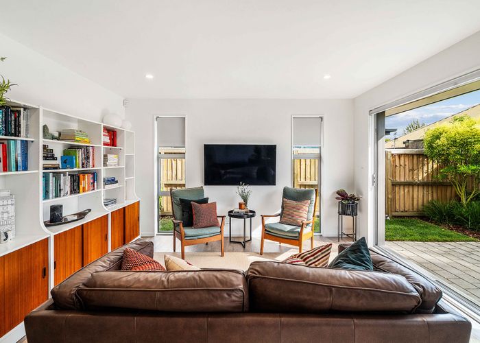  at 2/3 Nyoli Street, Northcote, Christchurch