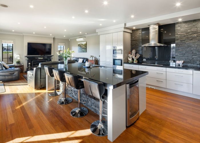  at 10 Peninsula Point, Huntington, Hamilton, Waikato