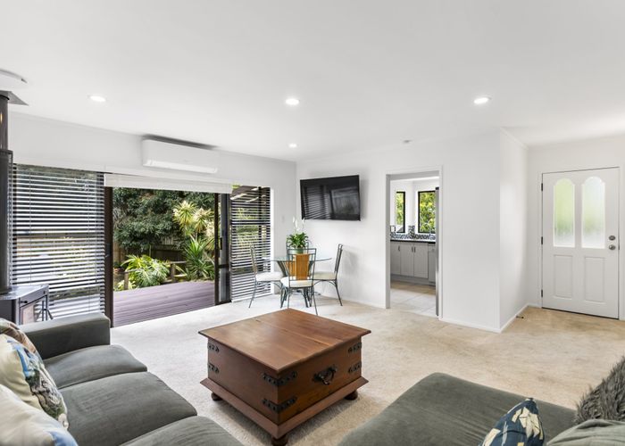  at 2/12 Fitzwilliam Drive, Torbay, Auckland