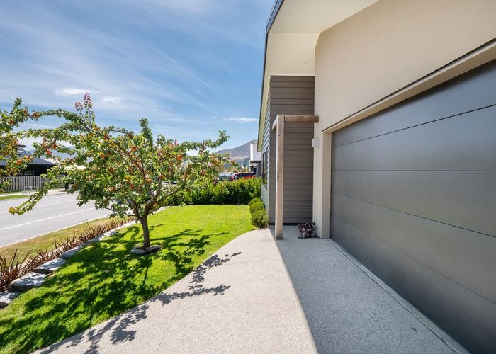  at 17 Howden Drive, Jacks Point, Queenstown-Lakes, Otago