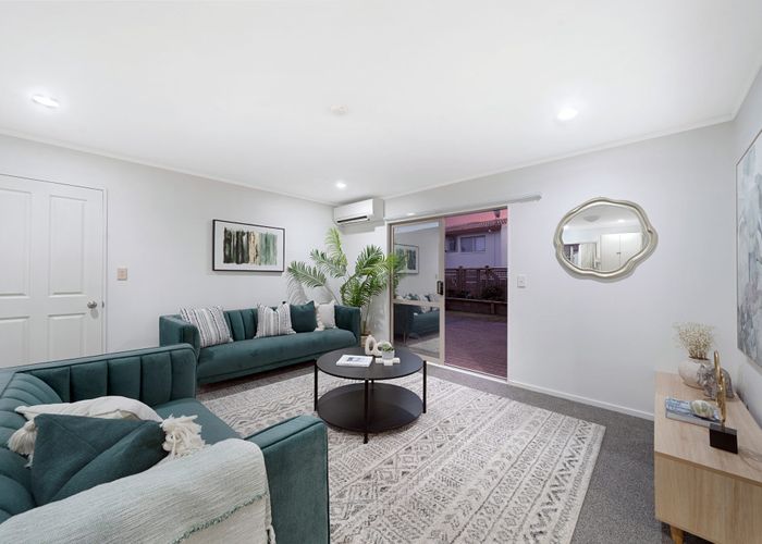  at 8 Lockington Avenue, Henderson, Waitakere City, Auckland