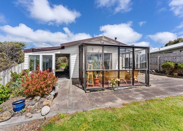  at 63 Queens Road, Waikanae Beach, Kapiti Coast, Wellington
