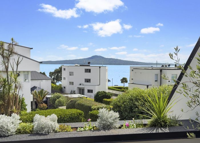  at 2/10 Auckland Road, Saint Heliers, Auckland City, Auckland