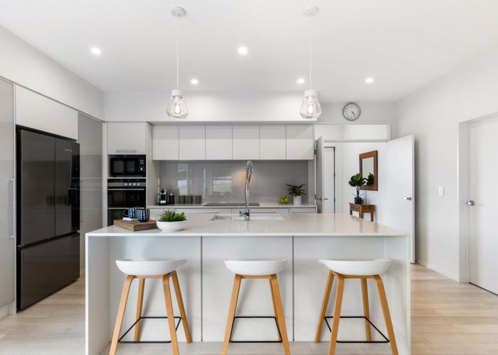  at 6 Kibblewhite Avenue, Beachlands, Manukau City, Auckland