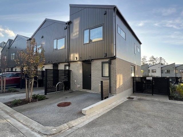  at 27/28 Westgate Drive, Westgate, Waitakere City, Auckland