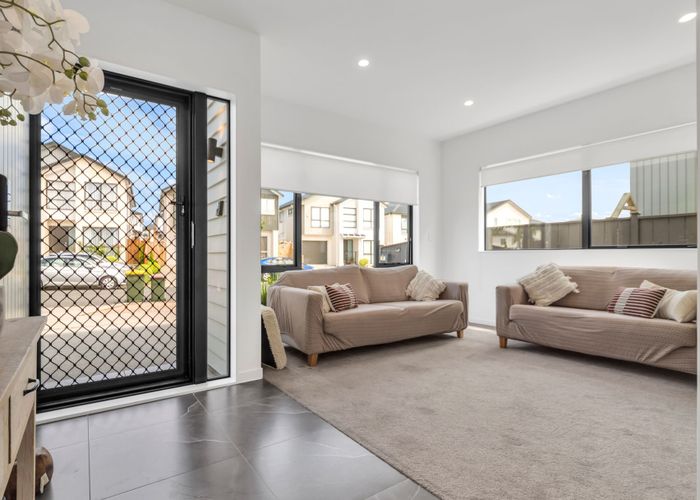  at 9 Puruatanga Drive, Flat Bush, Manukau City, Auckland