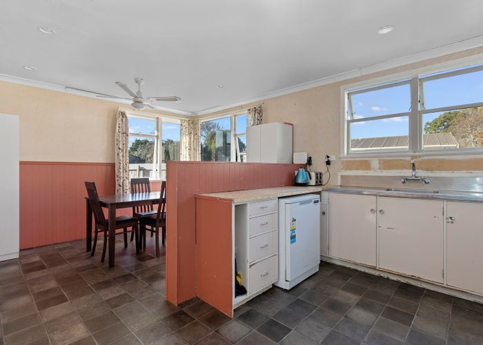  at 43 Oakfield Crescent, Pukete, Hamilton