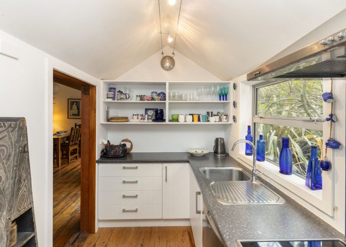  at 1/83 Nayland Street, Sumner, Christchurch City, Canterbury