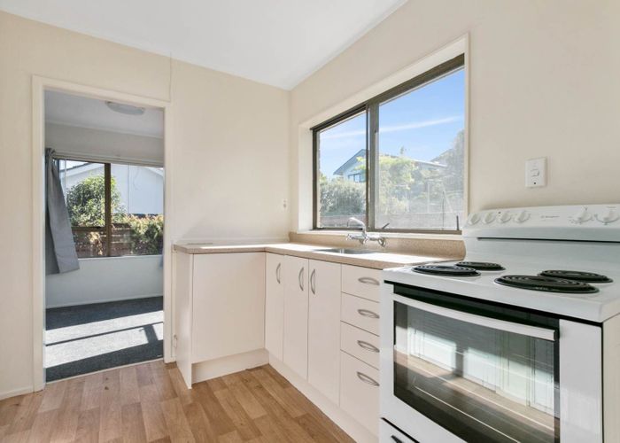  at 1 Lancelot Place, Glenfield, North Shore City, Auckland