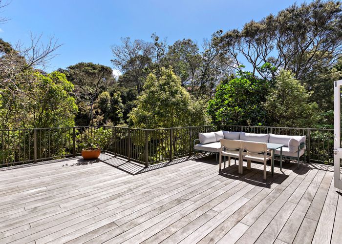  at 4 Glenbush Place, Birkenhead, North Shore City, Auckland