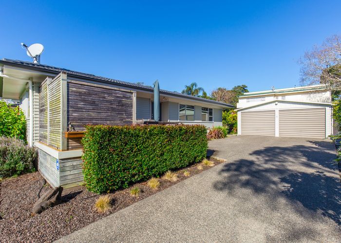 at 6 Waterlea Avenue, Mangere Bridge, Auckland