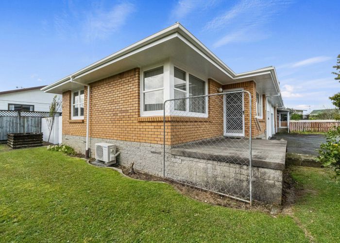  at 24A Kensington Place, Fairfield, Hamilton