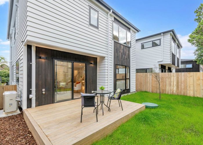  at 26 Murvale Drive, Bucklands Beach, Manukau City, Auckland