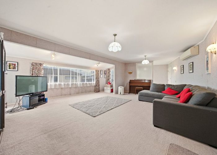  at 13 Ball place, Mount Roskill, Auckland City, Auckland