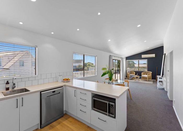  at 116 Field Way, Waikanae Beach, Waikanae