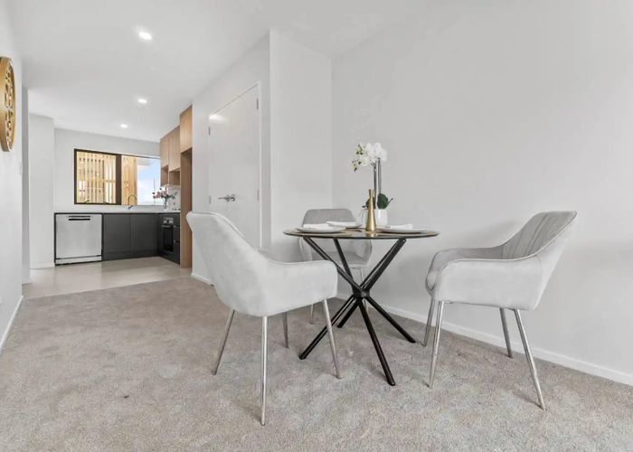  at 9/267 Great North Road, Henderson, Waitakere City, Auckland