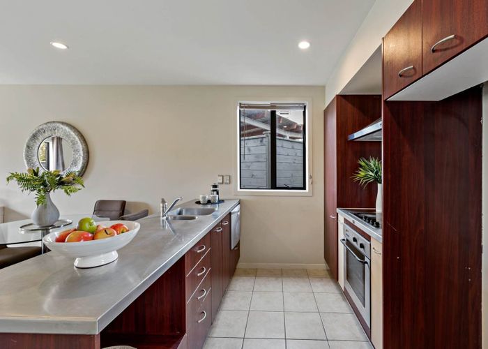  at 30/3 Burton Street, Grafton, Auckland