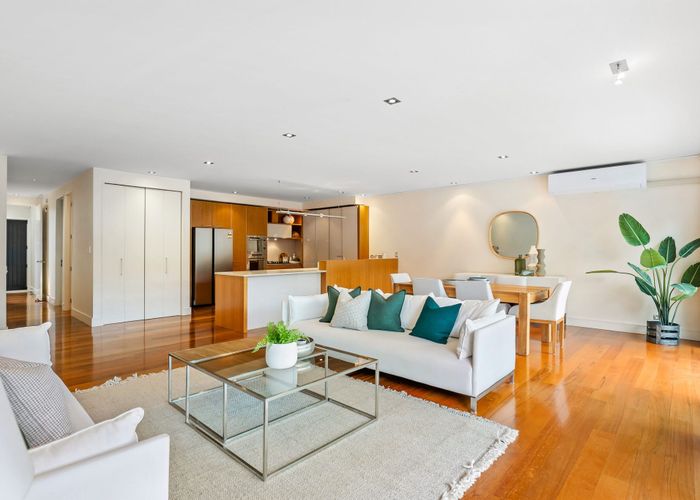  at 5/258 Hurstmere Road, Takapuna, North Shore City, Auckland