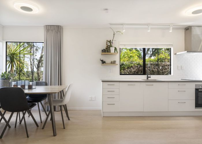  at 2/60 Rangatira Road, Beach Haven, Auckland